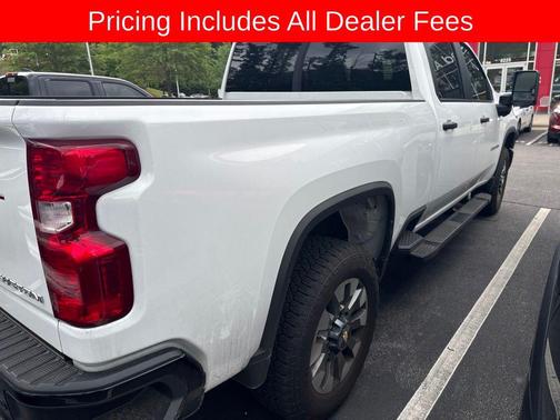 Summit White 2026 Chevrolet Silverado 2500 Custom