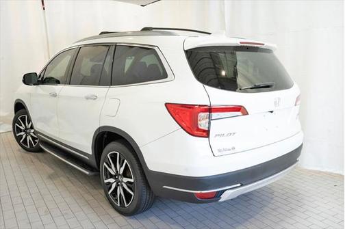 2022 Honda Pilot Touring 8-Passenger