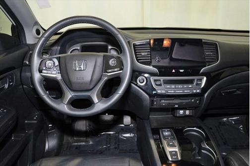 2022 Honda Pilot Touring 8-Passenger