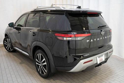 2024 Nissan Pathfinder Platinum 4WD
