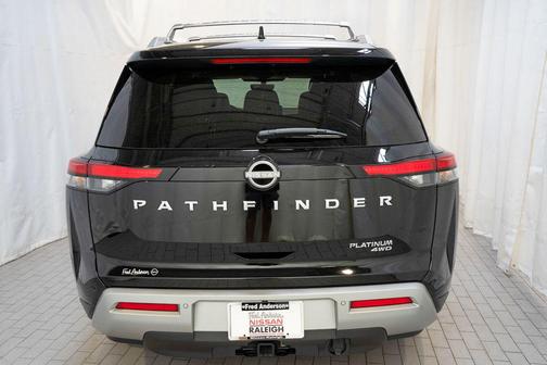 2024 Nissan Pathfinder Platinum 4WD