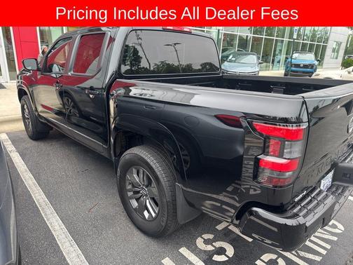 Super Black 2025 Nissan Frontier SV