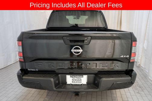 Super Black 2025 Nissan Frontier SV