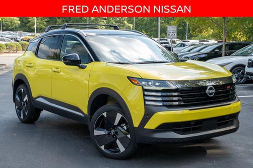 2025 Nissan Kicks SR