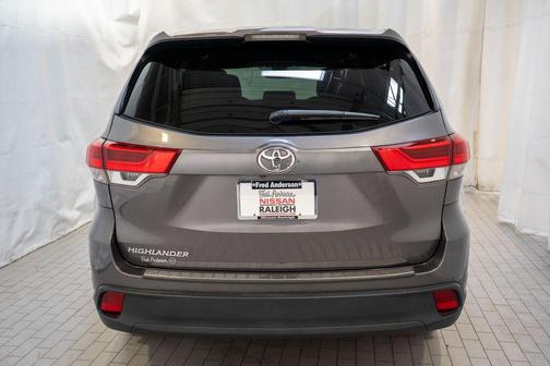 2017 Toyota Highlander LE I4