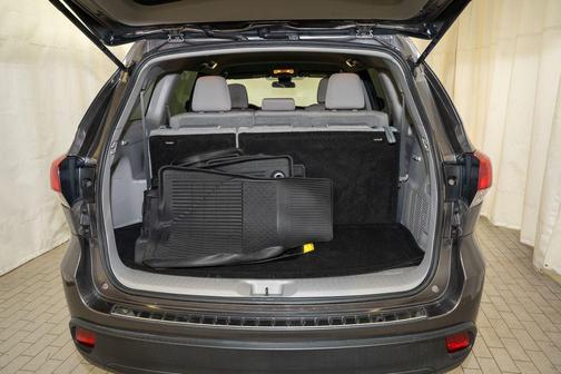 2017 Toyota Highlander LE I4