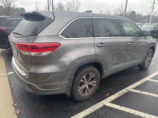 2017 Toyota Highlander LE I4