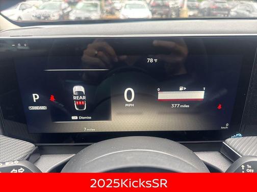 2025 Nissan Kicks SR