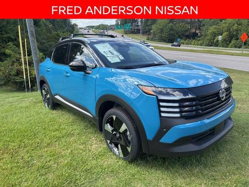 2025 Nissan Kicks SR