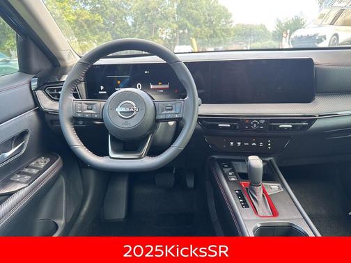 2025 Nissan Kicks SR