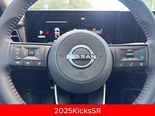 2025 Nissan Kicks SR