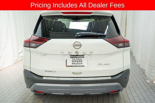 Pearl White Tricoat 2023 Nissan Rogue SL