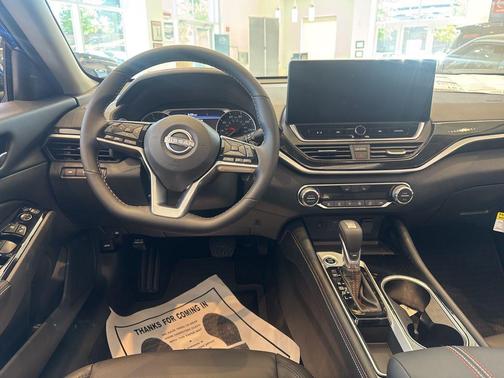 2025 Nissan Altima SR FWD