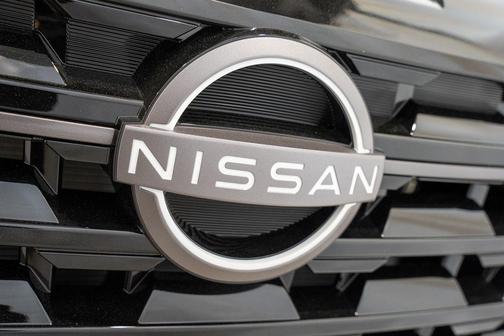 Everest White Pearl Tricoat 2026 Nissan Pathfinder SL