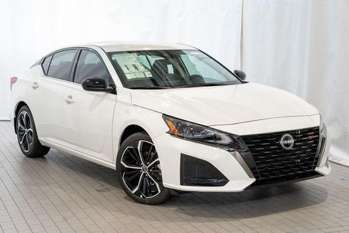 2025 Nissan Altima SR FWD