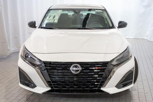 2025 Nissan Altima SR FWD