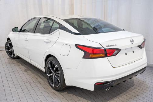 2025 Nissan Altima SR FWD