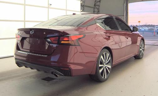 2022 Nissan Altima SR FWD
