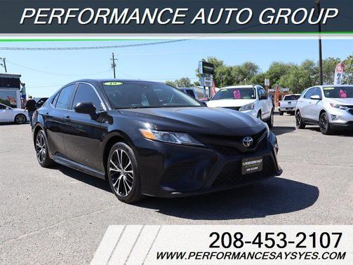 Midnight Black Metallic 2019 Toyota Camry SE