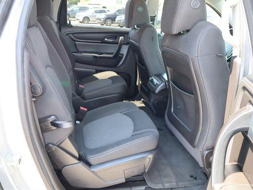 Silver Ice Metallic 2016 Chevrolet Traverse 2LT
