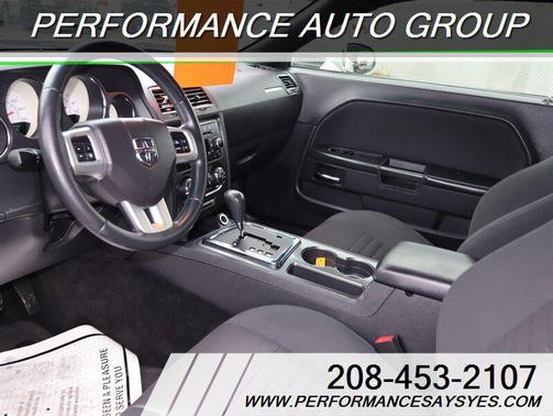 2012 Dodge Challenger SXT