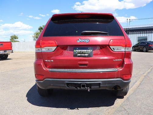Brilliant Black Crystal Pearlcoat 2014 Jeep Grand Cherokee Laredo