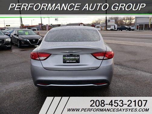 2015 Chrysler 200 Limited
