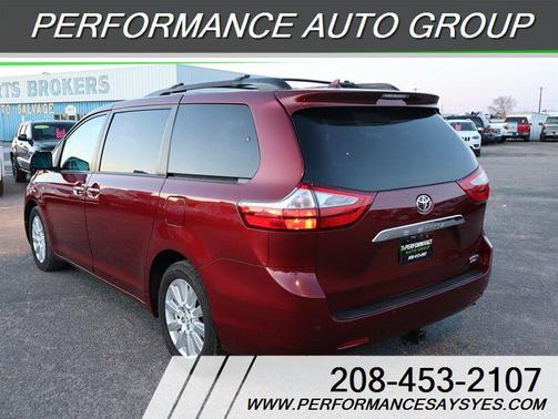 2017 Toyota Sienna Limited Premium