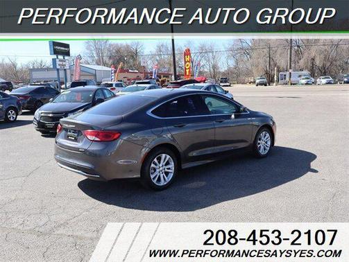 2016 Chrysler 200 Limited