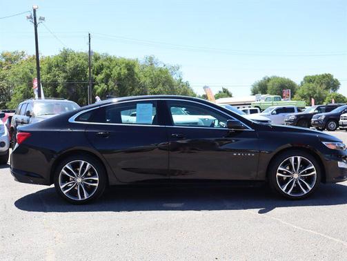 Mosaic Black Metallic 2023 Chevrolet Malibu FWD 1LT