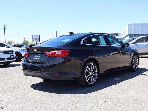 Mosaic Black Metallic 2023 Chevrolet Malibu FWD 1LT