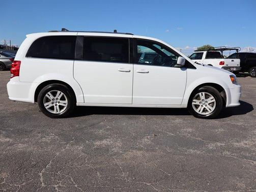 White Knuckle Clearcoat 2018 Dodge Grand Caravan SXT