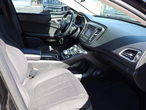 Black Clearcoat 2015 Chrysler 200 Limited