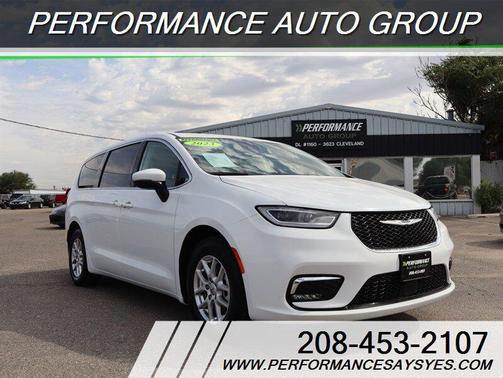 Bright White Clearcoat 2023 Chrysler Pacifica Touring L