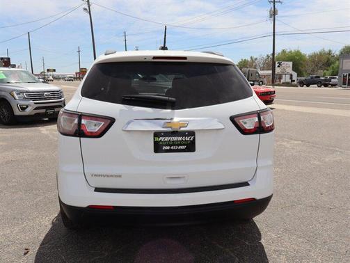 Summit White 2017 Chevrolet Traverse LS