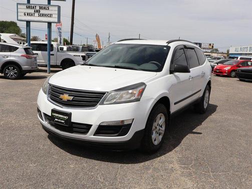 Summit White 2017 Chevrolet Traverse LS