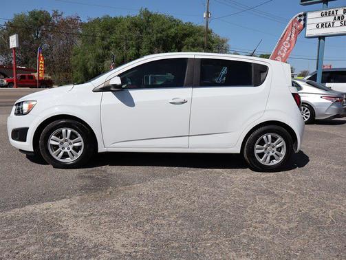 Summit White 2014 Chevrolet Sonic LT
