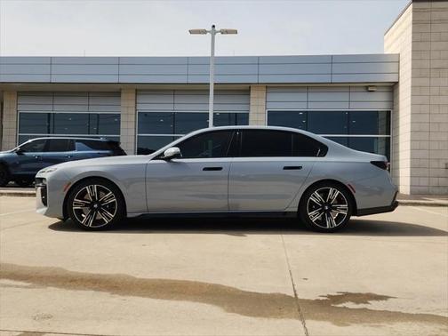 2023 BMW 760 i xDrive
