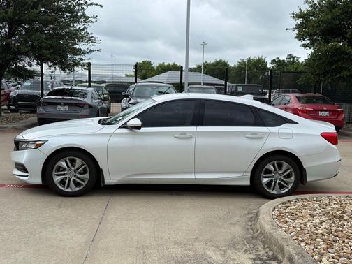 Platinum White Pearl 2018 Honda Accord LX