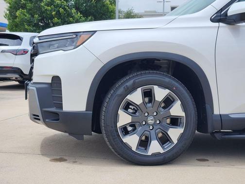 Platinum White Pearl 2026 Honda Pilot Elite