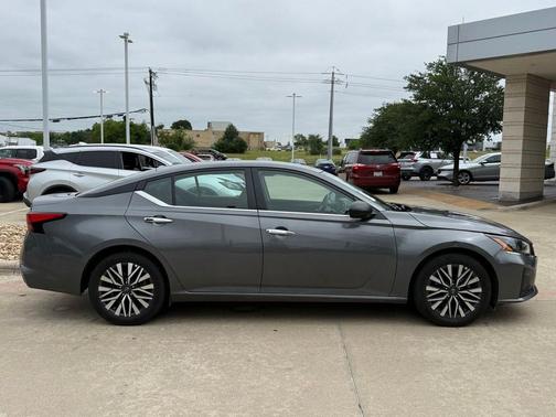 Gun Metallic 2025 Nissan Altima 2.5 SV
