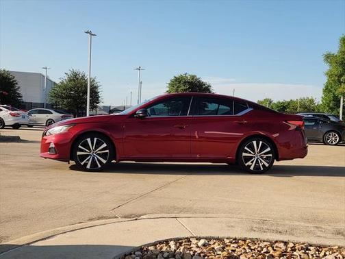 2020 Nissan Altima SR FWD