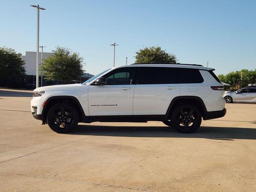 Bright White 2025 Jeep Grand Cherokee L Altitude