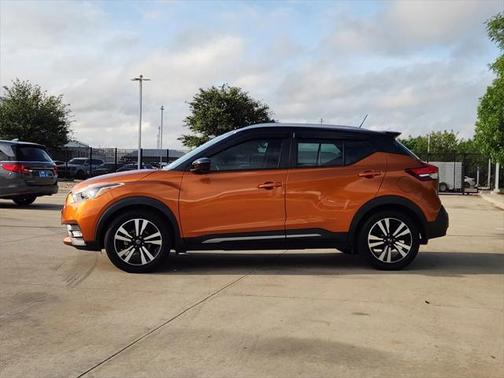 2020 Nissan Kicks SR