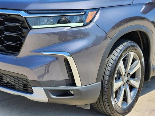 2025 Honda Pilot Touring 8-Passenger