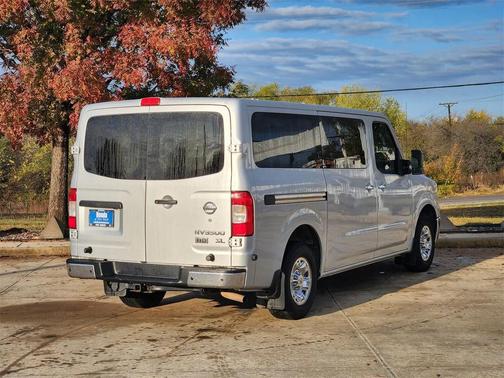 2014 Nissan NV Passenger NV3500 HD SL V8