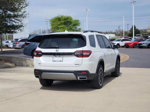 2026 Honda Pilot Touring 8-Passenger