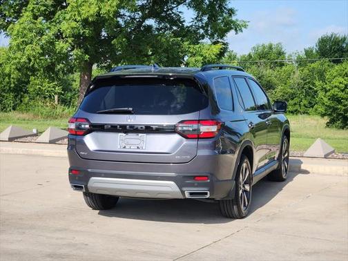 2024 Honda Pilot Touring 8-Passenger