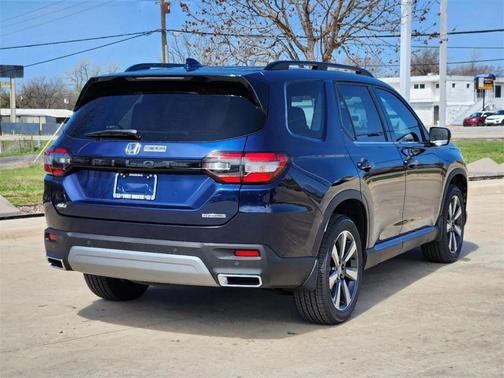 2025 Honda Pilot Touring 8-Passenger