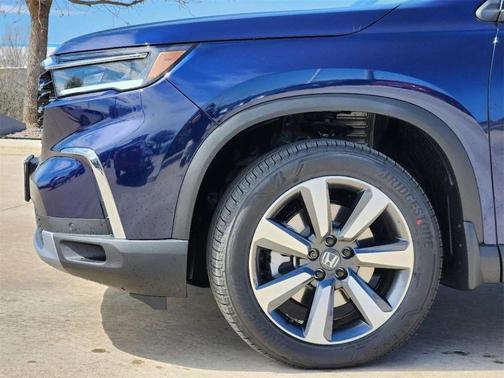 2025 Honda Pilot Touring 8-Passenger